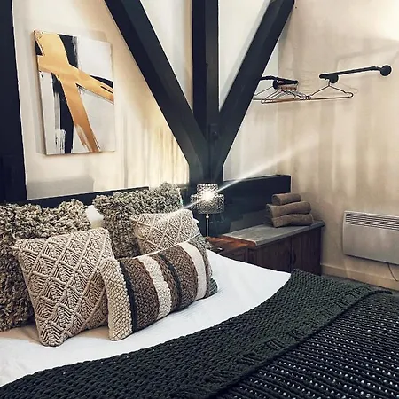 Exclusive And Modern - Centre- 85