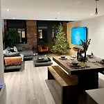 Refurbished May 2026 - Exclusive And Modern Bradford City Centre- 85