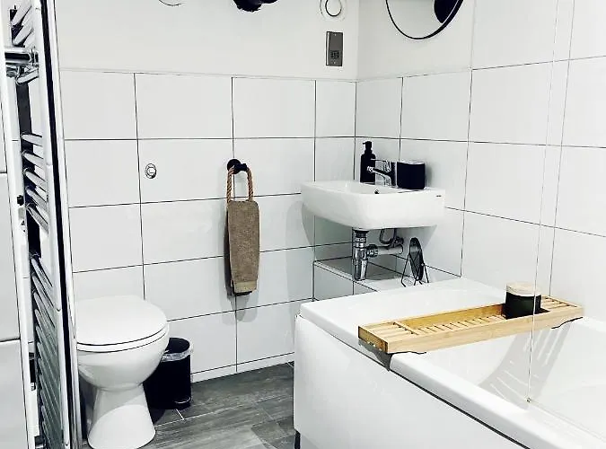 Exclusive And Modern - Centre- 85